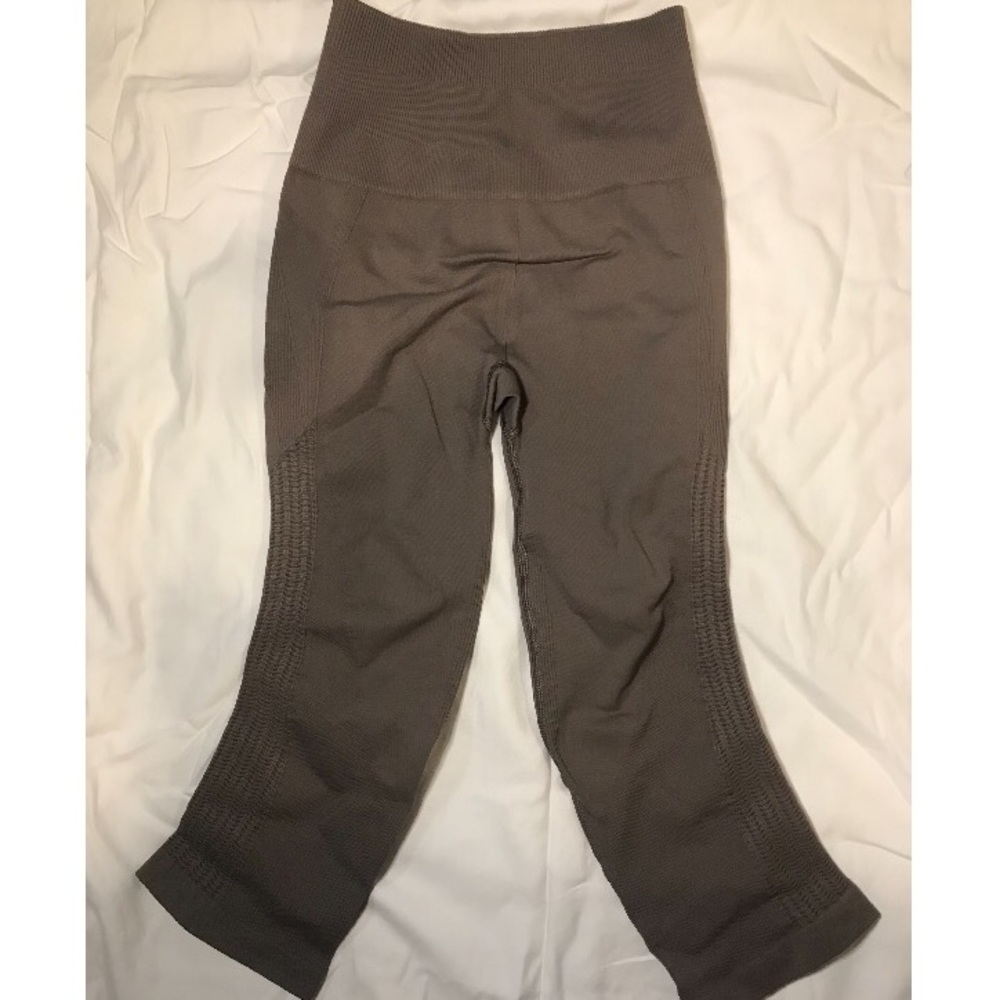 Lululemon cropped high waisted nylon leggings